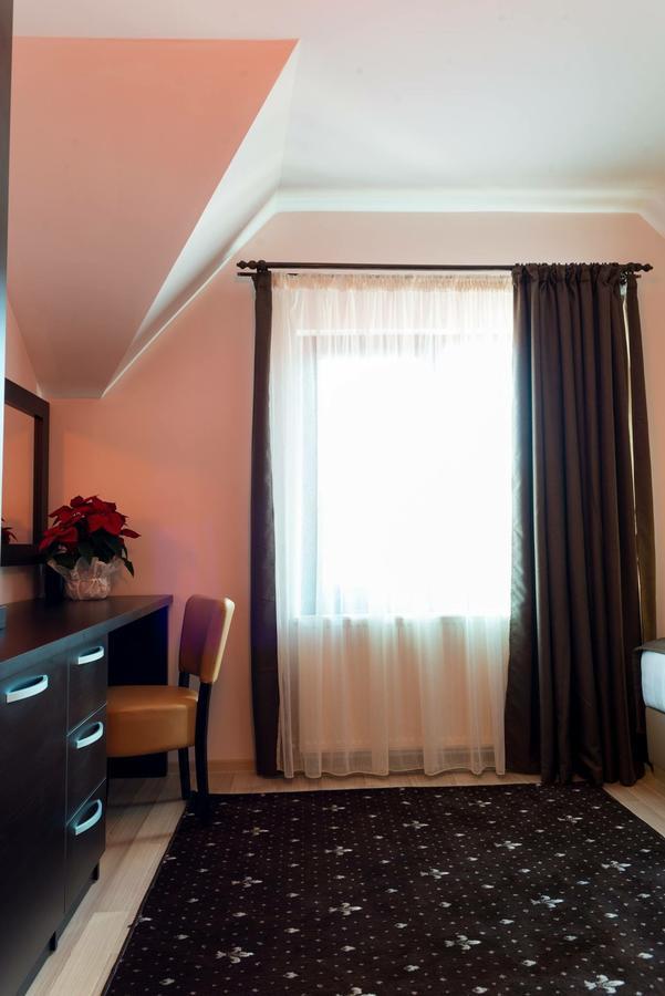 Pridvorul Haiducilor Slănic-Moldova Extérieur photo